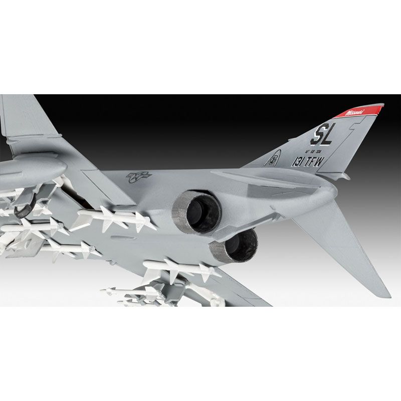 
                  
                    REVELL F-4E PHANTOM 1:72 MODEL KIT
                  
                