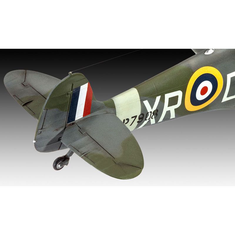 
                  
                    REVELL SPITFIRE MK. IIMODEL KIT
                  
                