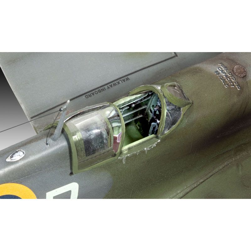 
                  
                    REVELL SPITFIRE MK. IIMODEL KIT
                  
                