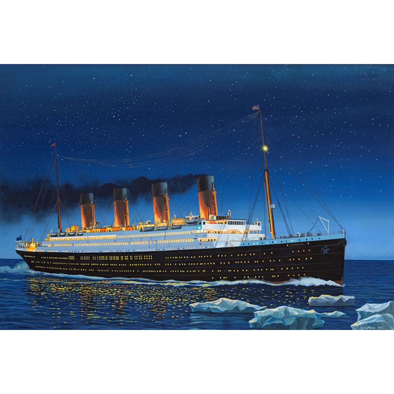 
                  
                    REVELL R.M.S. TITANIC 1:700 MODEL KIT
                  
                