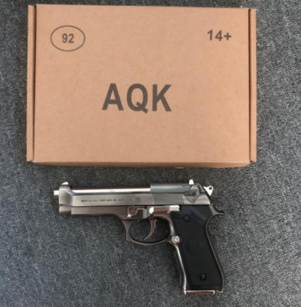 
                  
                    مسدس جل ناسف يدوي AQK Beretta 92 - فضي Manba
                  
                