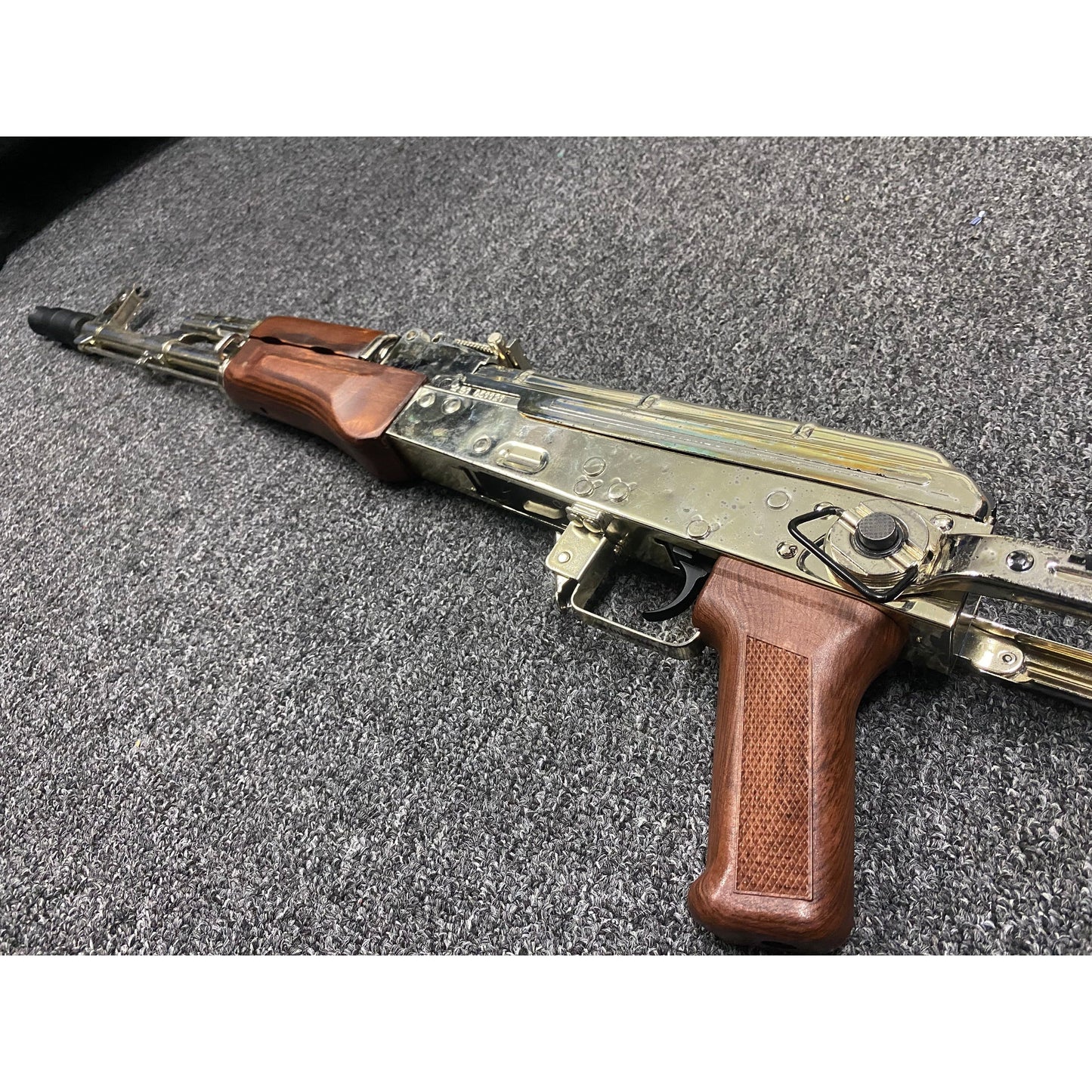 
                  
                    2nd Hand Silver Double Bell AK foldable buttstock Gel Blaster
                  
                